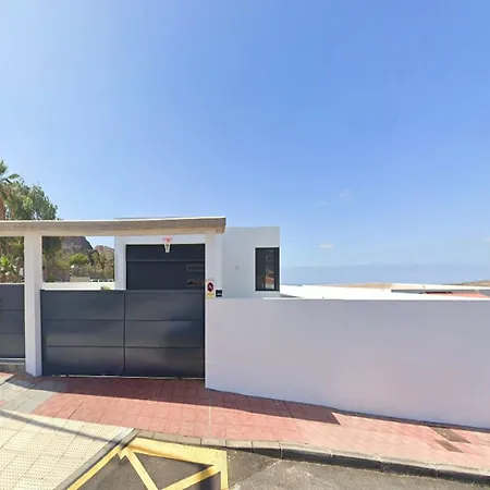 Apartment In Tenerife Near Beaches *