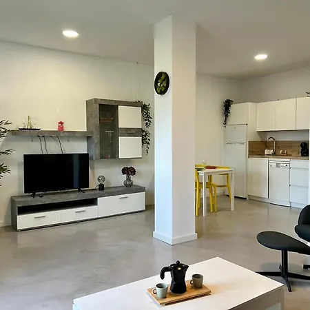 Apartment In Tenerife Near Beaches Nyaraló
