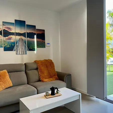 Apartment In Tenerife Near Beaches Nyaraló *